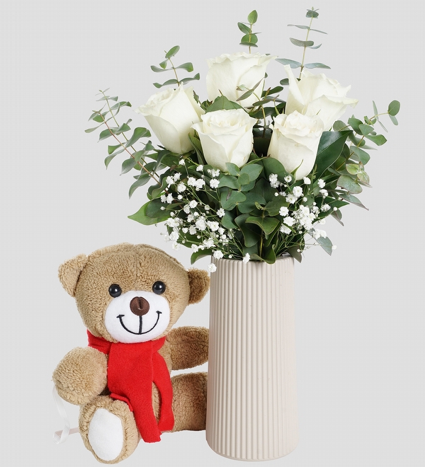 Ayıcık ve Beyaz Gül Vazosu